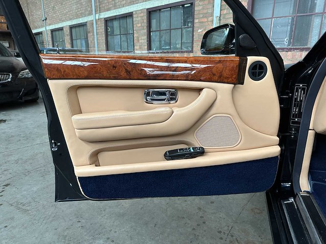 Bentley arnage 6.8 v8 red label 405pk 2001 (origineel-nl), 31-gn-kd - afbeelding 19 van  37