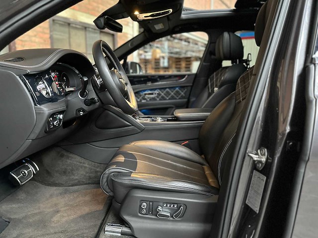 Bentley bentayga 4.0 v8 first-edition 550pk 2021 - afbeelding 60 van  104