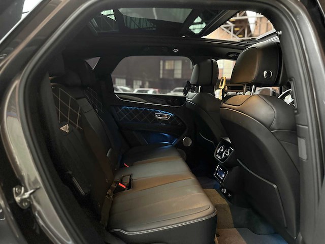 Bentley bentayga 4.0 v8 first-edition 550pk 2021 - afbeelding 88 van  104