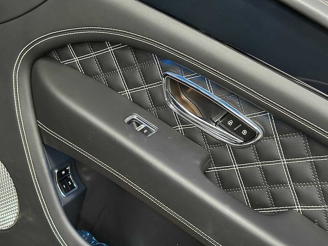 Bentley bentayga 4.0 v8 first-edition 550pk 2021 - afbeelding 91 van  104