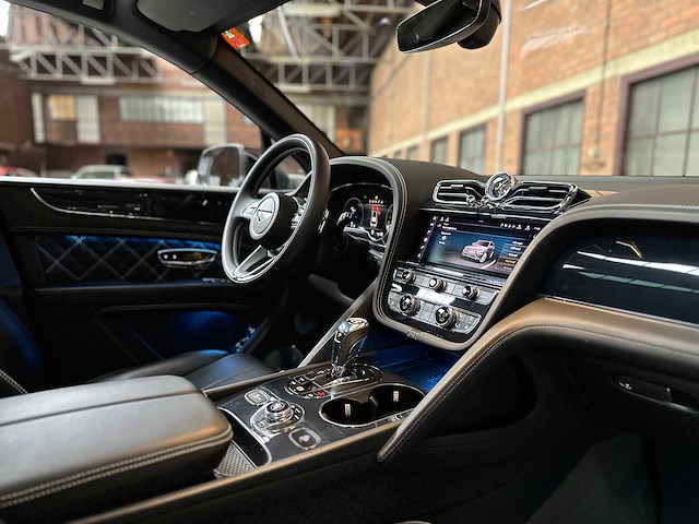 Bentley bentayga 4.0 v8 first-edition 550pk 2021 - afbeelding 103 van  104