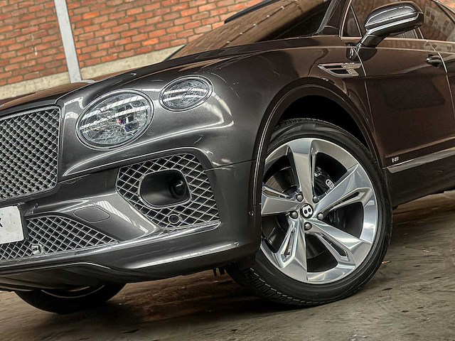 Bentley bentayga 4.0 v8 first-edition 550pk 2021 - afbeelding 39 van  104