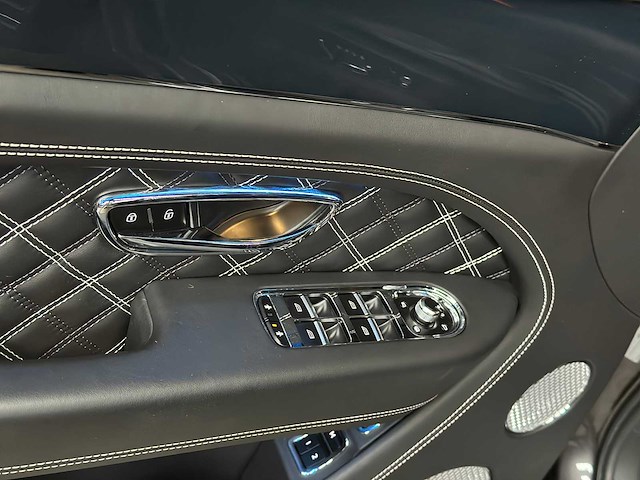 Bentley bentayga 4.0 v8 first-edition 550pk 2021 - afbeelding 51 van  104