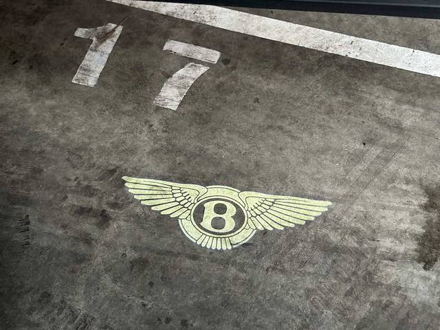 Bentley bentayga 4.0 v8 first-edition 550pk 2021 - afbeelding 84 van  104
