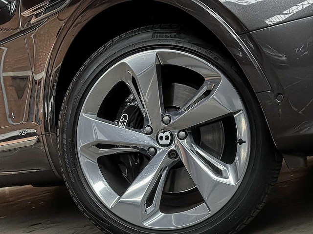 Bentley bentayga 4.0 v8 first-edition 550pk 2021 - afbeelding 10 van  104