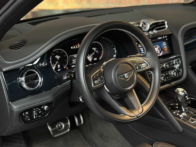 Bentley bentayga 4.0 v8 first-edition 550pk 2021 - afbeelding 26 van  104