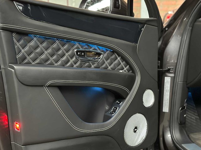 Bentley bentayga 4.0 v8 first-edition 550pk 2021 - afbeelding 49 van  104