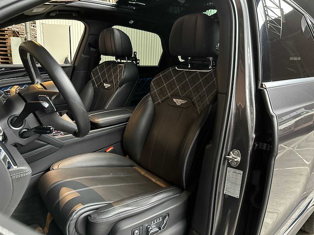 Bentley bentayga 4.0 v8 first-edition 550pk 2021 - afbeelding 59 van  104
