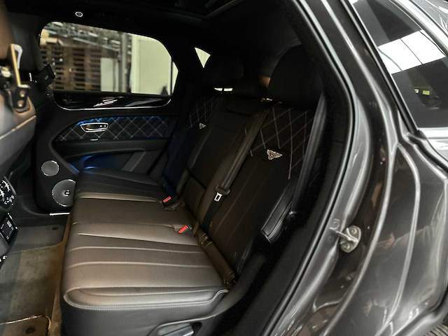 Bentley bentayga 4.0 v8 first-edition 550pk 2021 - afbeelding 69 van  104
