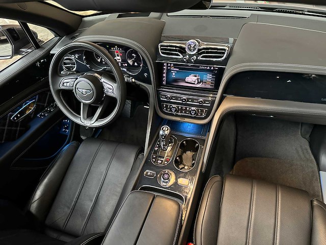 Bentley bentayga 4.0 v8 first-edition 550pk 2021 - afbeelding 104 van  104