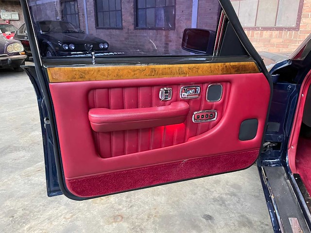 Bentley brooklands 6.75 v8 245pk 1996 -youngtimer- - afbeelding 27 van  37