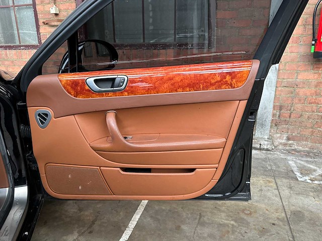 Bentley continental flying spur 6.0 w12 525pk 2010 youngtimer (81.000 km) - afbeelding 31 van  44