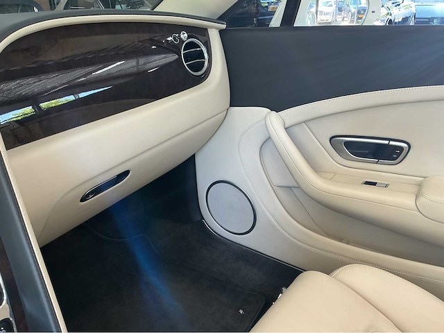 Bentley continental gtc | 4.0 v8 | 2013 | 507 pk - afbeelding 21 van  26