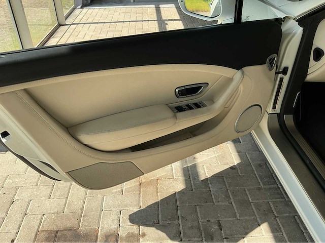 Bentley continental gtc | 4.0 v8 | 2013 | 507 pk - afbeelding 23 van  26