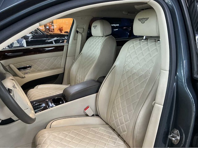 Bentley flying spur v8 | 4.0 v8 biturbo | 2017 | 507 pk | awd | luchtvering | 21 inch bentley velgen | 87.000 km | btw auto - afbeelding 15 van  38