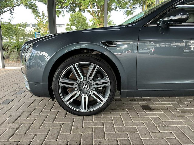 Bentley flying spur v8 | 4.0 v8 biturbo | 2017 | 507 pk | awd | luchtvering | 21 inch bentley velgen | 87.000 km | btw auto - afbeelding 3 van  30