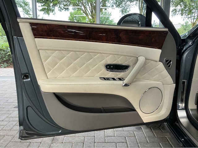 Bentley flying spur v8 | 4.0 v8 biturbo | 2017 | 507 pk | awd | luchtvering | 21 inch bentley velgen | 87.000 km | btw auto - afbeelding 17 van  30