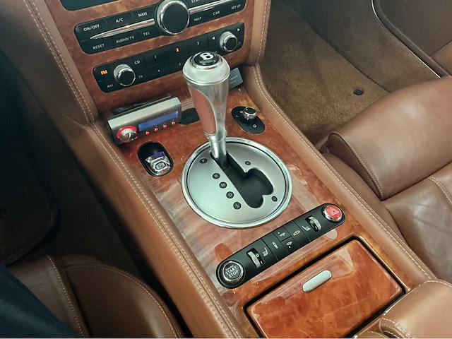Bentley w12 6.0 | 2009 | 552 pk | ultieme britse luxe & performance btw auto - afbeelding 7 van  24