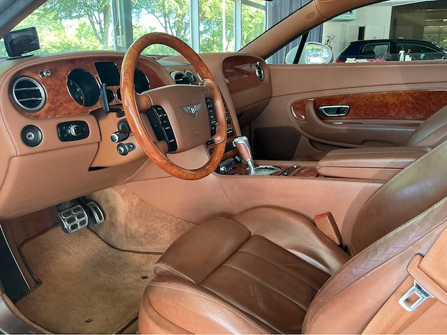 Bentley w12 6.0 | 2009 | 552 pk | ultieme britse luxe & performance btw auto - afbeelding 8 van  24