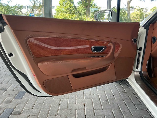 Bentley w12 6.0 | 2009 | 552 pk | ultieme britse luxe & performance btw auto - afbeelding 10 van  24