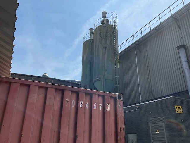 Bentonite en zilverzand - silo - afbeelding 4 van  8