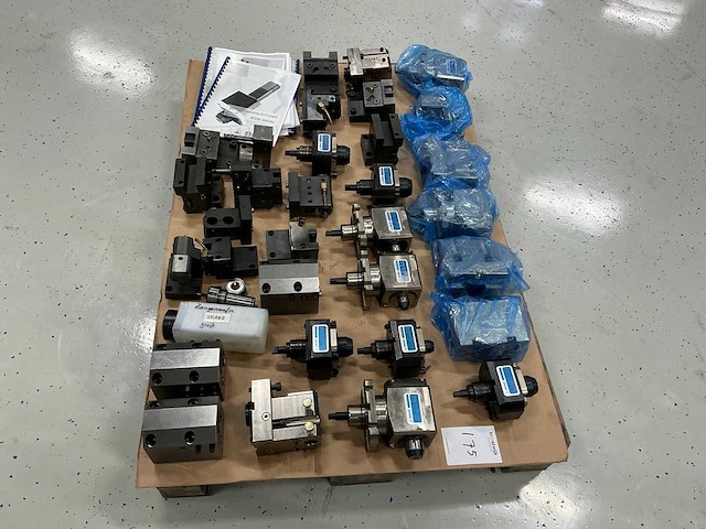 Benz bmt 40 aangedreven gereedschappen 10 stuks, 22 beitelhouders - afbeelding 3 van  7