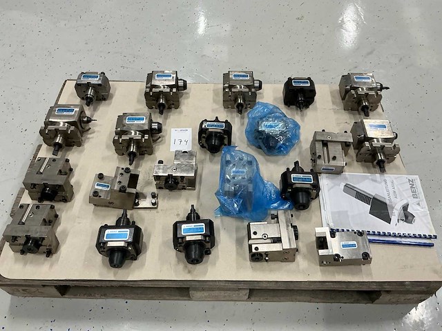 Benz bmt 40 aangedreven gereedschappen 13 stuks, 7 beitelhouders - afbeelding 2 van  6