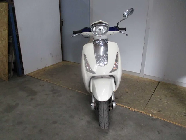 Benzhou yiying - snorscooter - capri 50 venice - scooter - afbeelding 5 van  11