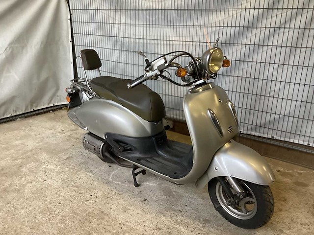 Benzhou yiying - snorscooter - sixties / retro - motorfiets - afbeelding 7 van  9