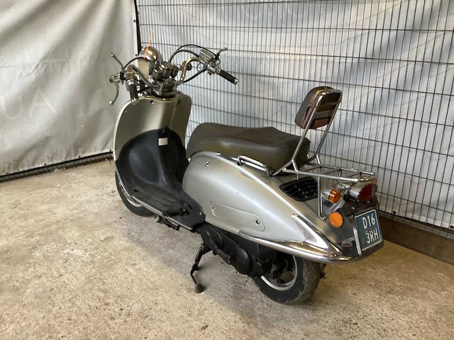 Benzhou yiying - snorscooter - sixties / retro - motorfiets - afbeelding 3 van  9