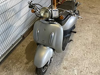 Benzhou yiying - snorscooter - sixties / retro - motorfiets - afbeelding 6 van  9