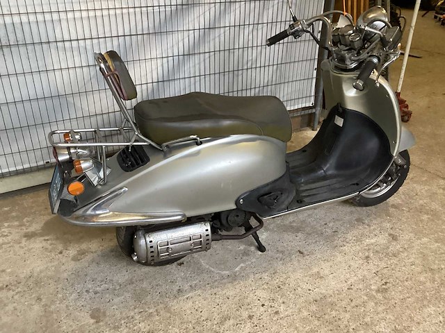 Benzhou yiying - snorscooter - sixties / retro - motorfiets - afbeelding 9 van  9