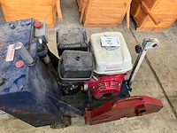 Benzine-aangedreven vloer/betonzaag - afbeelding 6 van  10