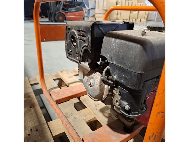 Benzine aggregaat 4.2 kva, honda - afbeelding 8 van  10