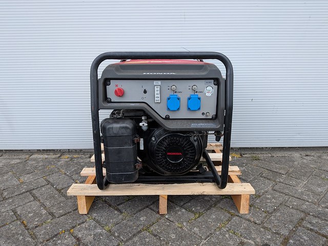 Benzine aggregaat, honda, eg4500cl, 2012 - afbeelding 1 van  8