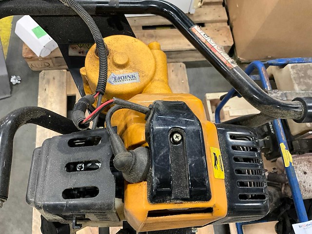 Benzine grondboormachine - afbeelding 4 van  5