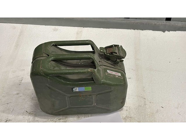 Benzine jerrycan - afbeelding 1 van  3
