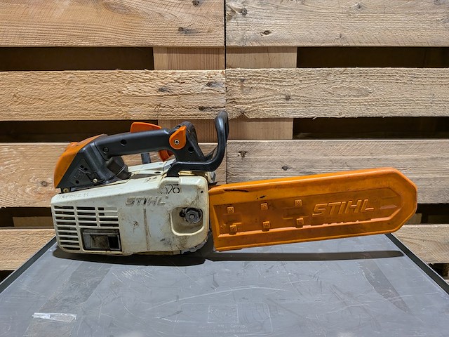 Benzine kettingzaag, stihl, ms 200t, 2002, incl. kunststof stapelbak - afbeelding 4 van  8