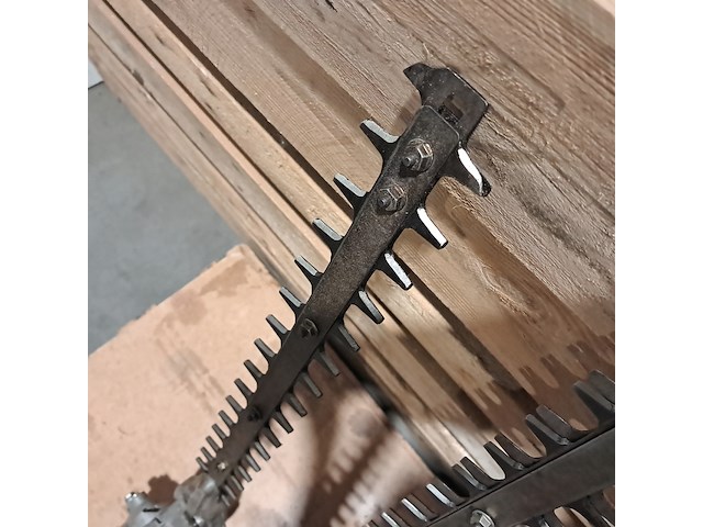 Benzine kettingzaag, stihl, ms 200t, 2008, incl. 4x stokheggenschaar - afbeelding 8 van  16