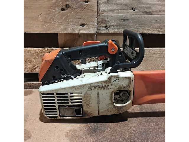 Benzine kettingzaag, stihl, ms 200t, 2008, incl. 4x stokheggenschaar - afbeelding 12 van  16