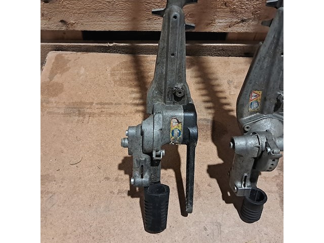 Benzine kettingzaag, stihl, ms 200t, 2008, incl. 4x stokheggenschaar - afbeelding 16 van  16