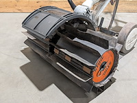 Benzine multimotor, stihl, mm55, met 3x rolbezem - afbeelding 3 van  10