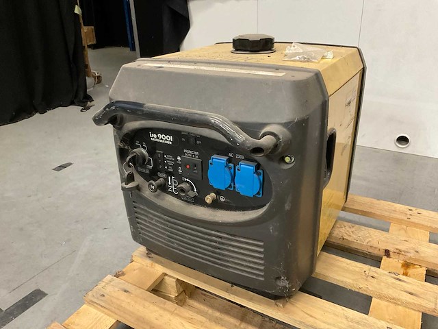 Benzinegenerator - afbeelding 1 van  7