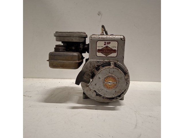 Benzinemotor 2hp, briggs & stratton - afbeelding 1 van  8