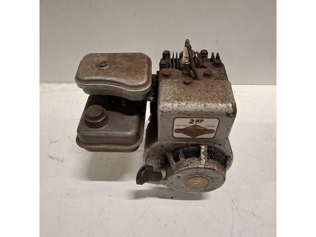 Benzinemotor 2hp, briggs & stratton - afbeelding 2 van  8