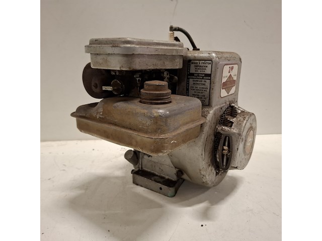 Benzinemotor 2hp, briggs & stratton - afbeelding 5 van  8