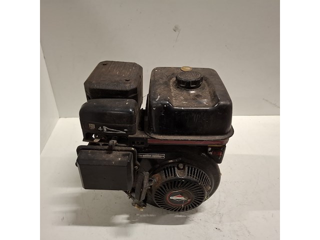 Benzinemotor , briggs & stratton , model 38432, type 016401 - afbeelding 2 van  9