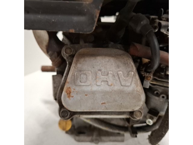 Benzinemotor , briggs & stratton , model 38432, type 016401 - afbeelding 6 van  9