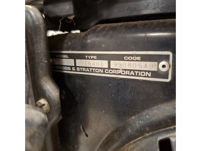 Benzinemotor , briggs & stratton , model 38432, type 016401 - afbeelding 9 van  9