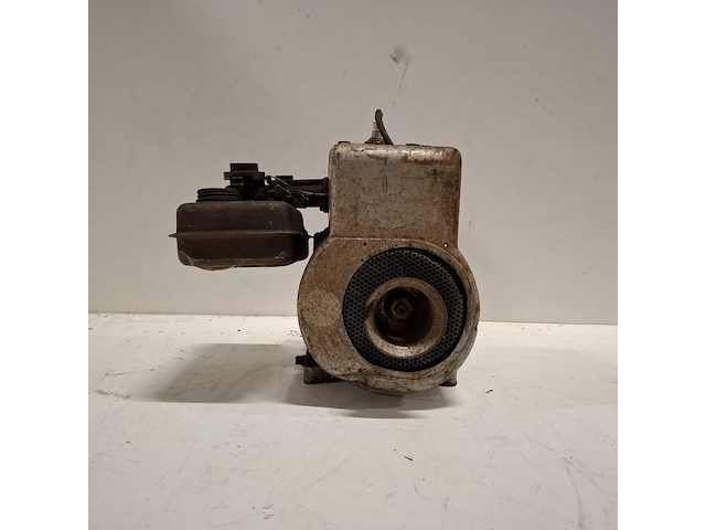 Benzinemotor - afbeelding 1 van  8